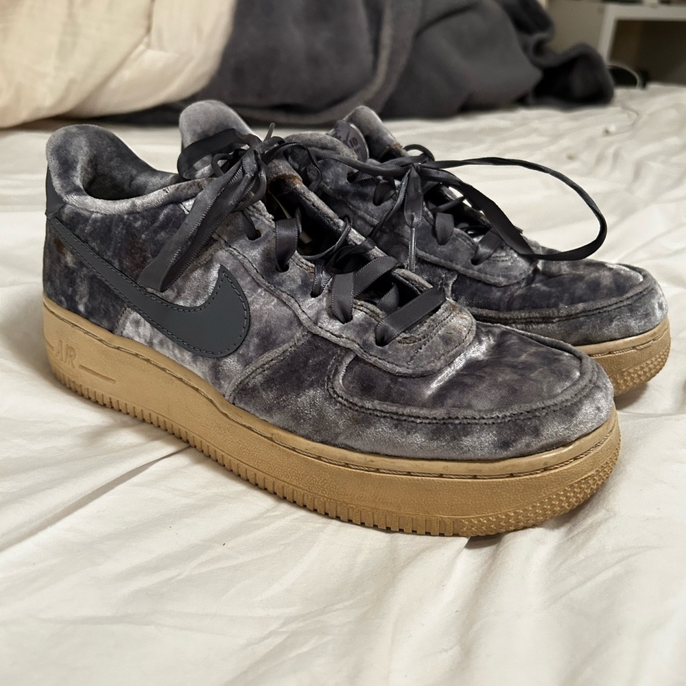 Nike velvet shoes